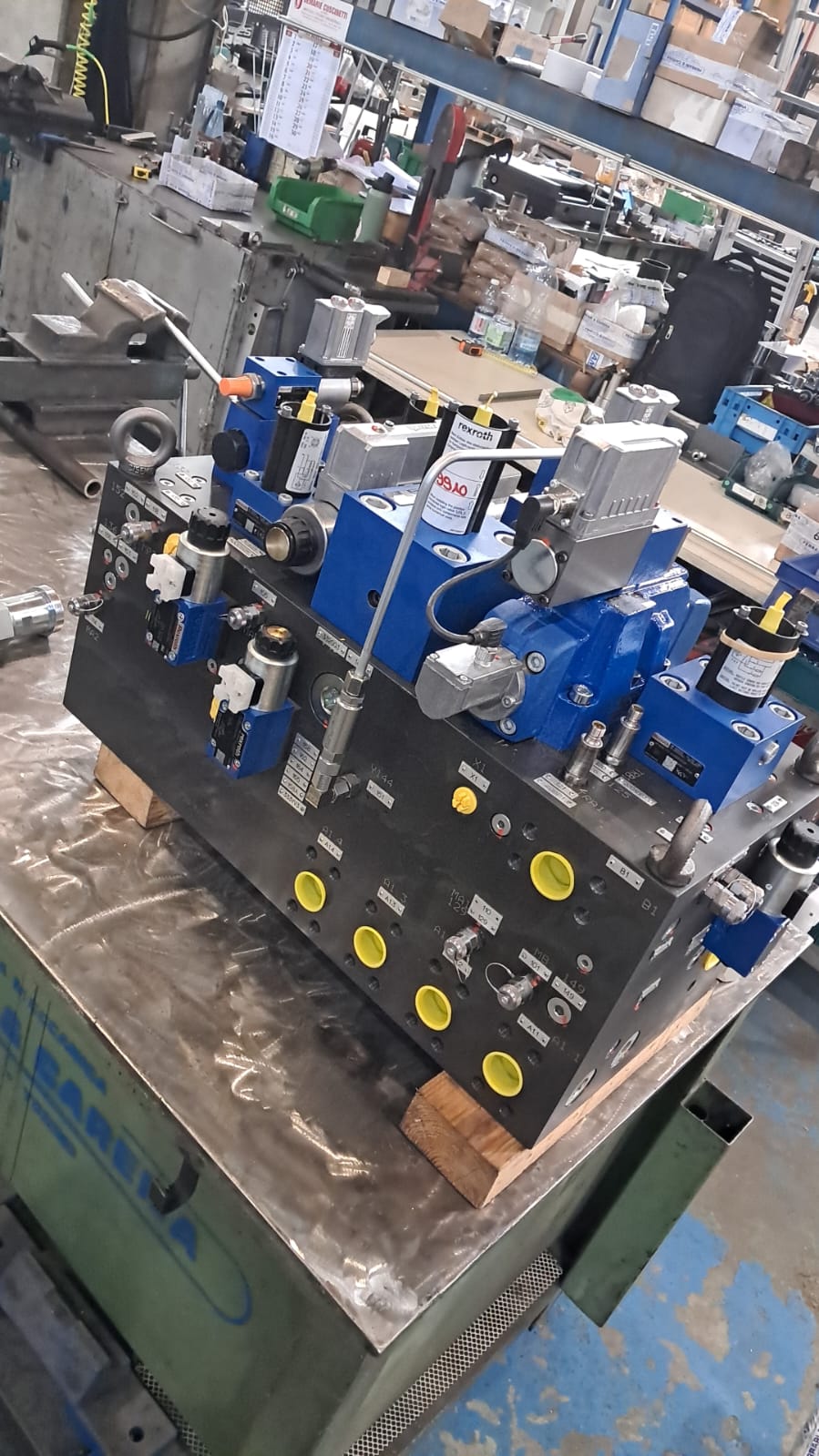 Bloque hidráulico manifold con válvulas Rexroth